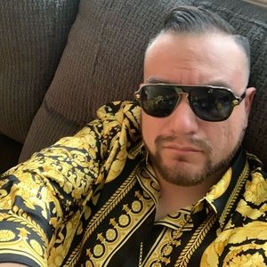 Meet your Posher, Jonatha